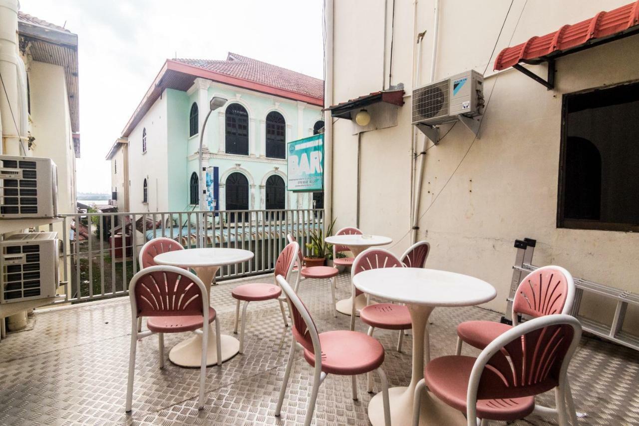 Vaccinated Staff - Oyo 1771 Zeke Hotel Batam Екстериор снимка