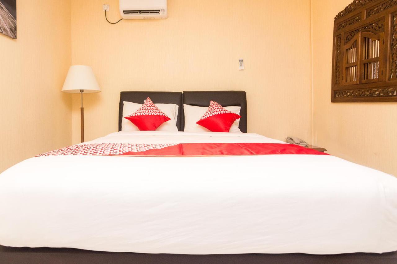 Vaccinated Staff - Oyo 1771 Zeke Hotel Batam Екстериор снимка